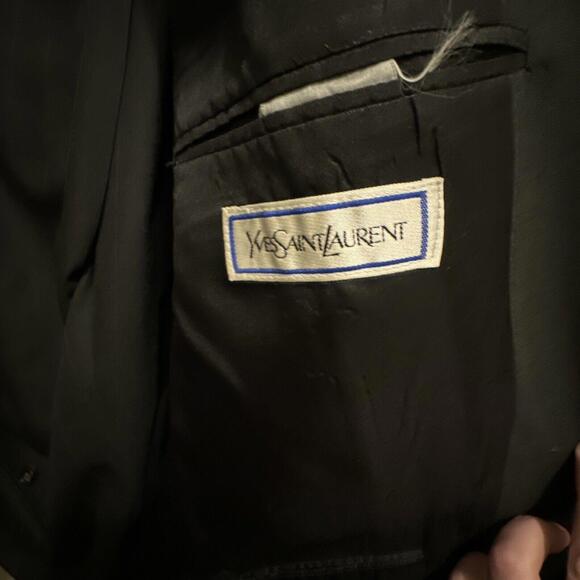 Yves Saint Laurent VTG Charcoal 2 Piece Suit Men's 44R + 32X30 Pants FRANCE - Picture 7 of 9